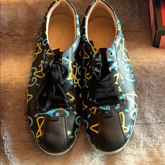 Gucci Ghost Sneakers - Picture 2 of 16
